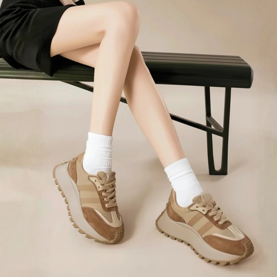 LIFTELLE™ 脚長効果付きスニーカー - 履くだけで6cm美脚